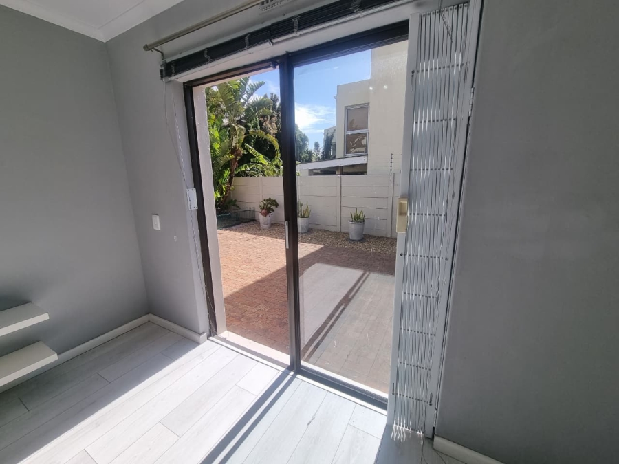 1 Bedroom Property for Sale in Royal Ascot Western Cape
